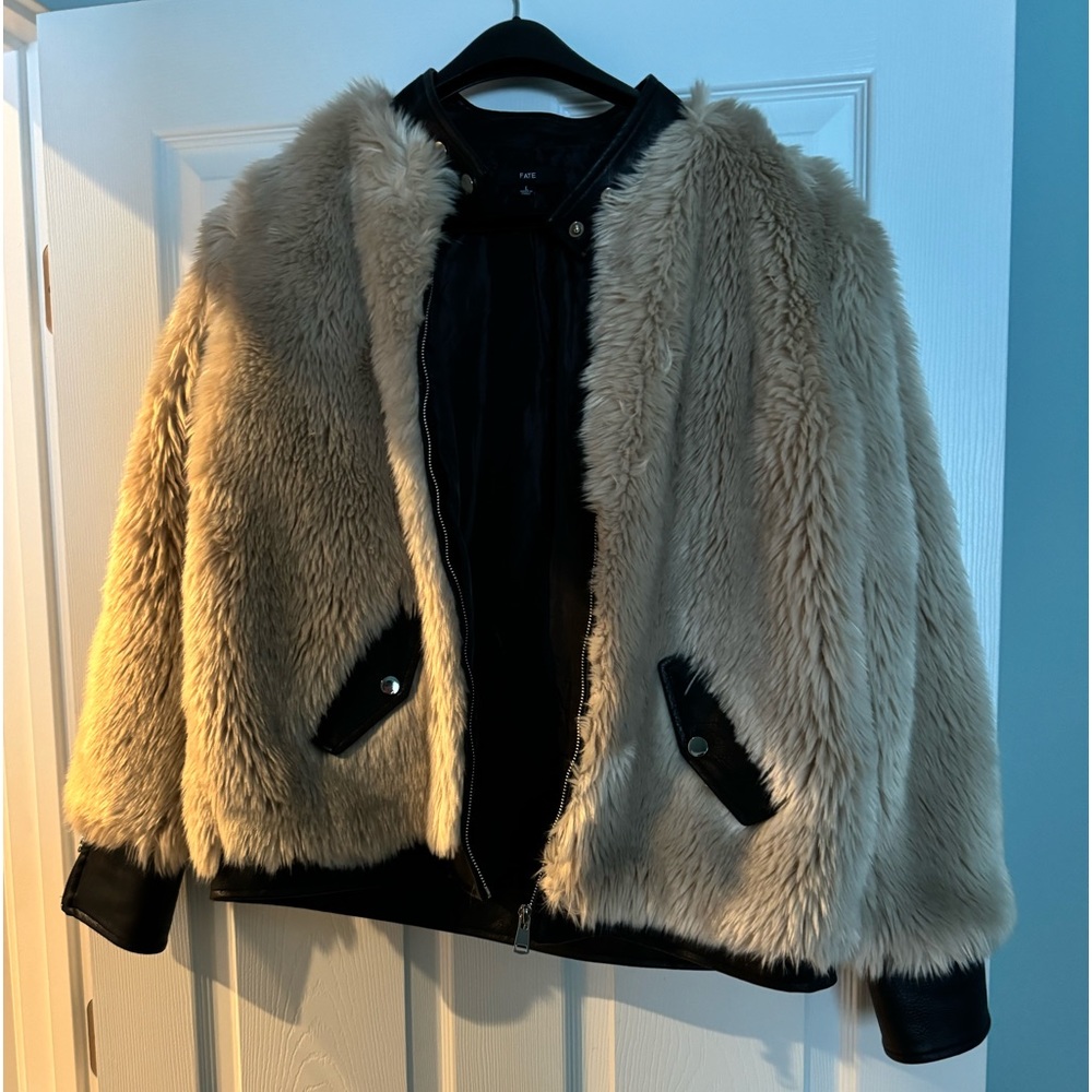 Beautiful, faux fur, faux leather trimmed bomber jacket by Fate (EUC)